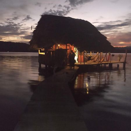 Hotel CocoVivo Bocas del Toro Exterior foto